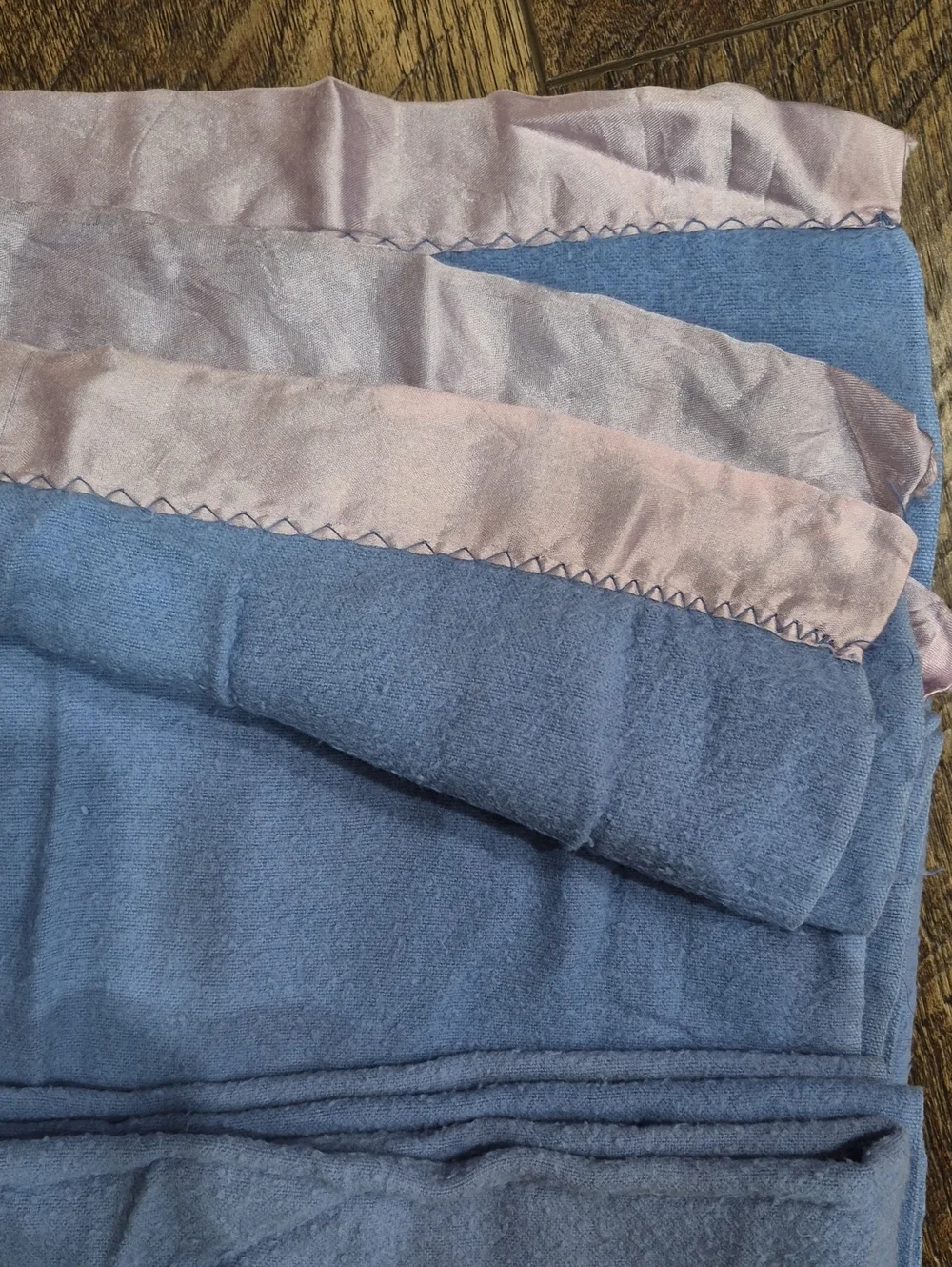 Vintage Well Loved Knit Blend Blanket With Satin Trim 80 × 80 Approximate